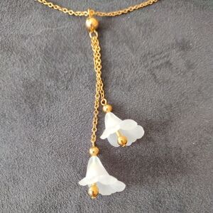 3/$30 Vintage Avon Elegant Gold and White Floral Necklace